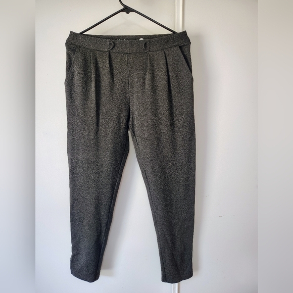 Betabrand women's dress pants mid rise slim fit open ankles pleated front M. - Picture 3 of 17